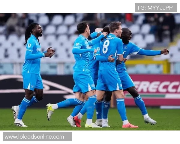 世界杯精彩对决那不勒斯逆转曼联引发全场热烈欢呼